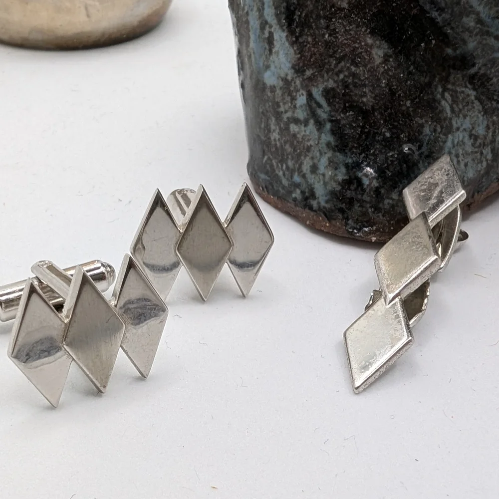 Vintage Hickok cufflinks and tie clip set. Made in USA